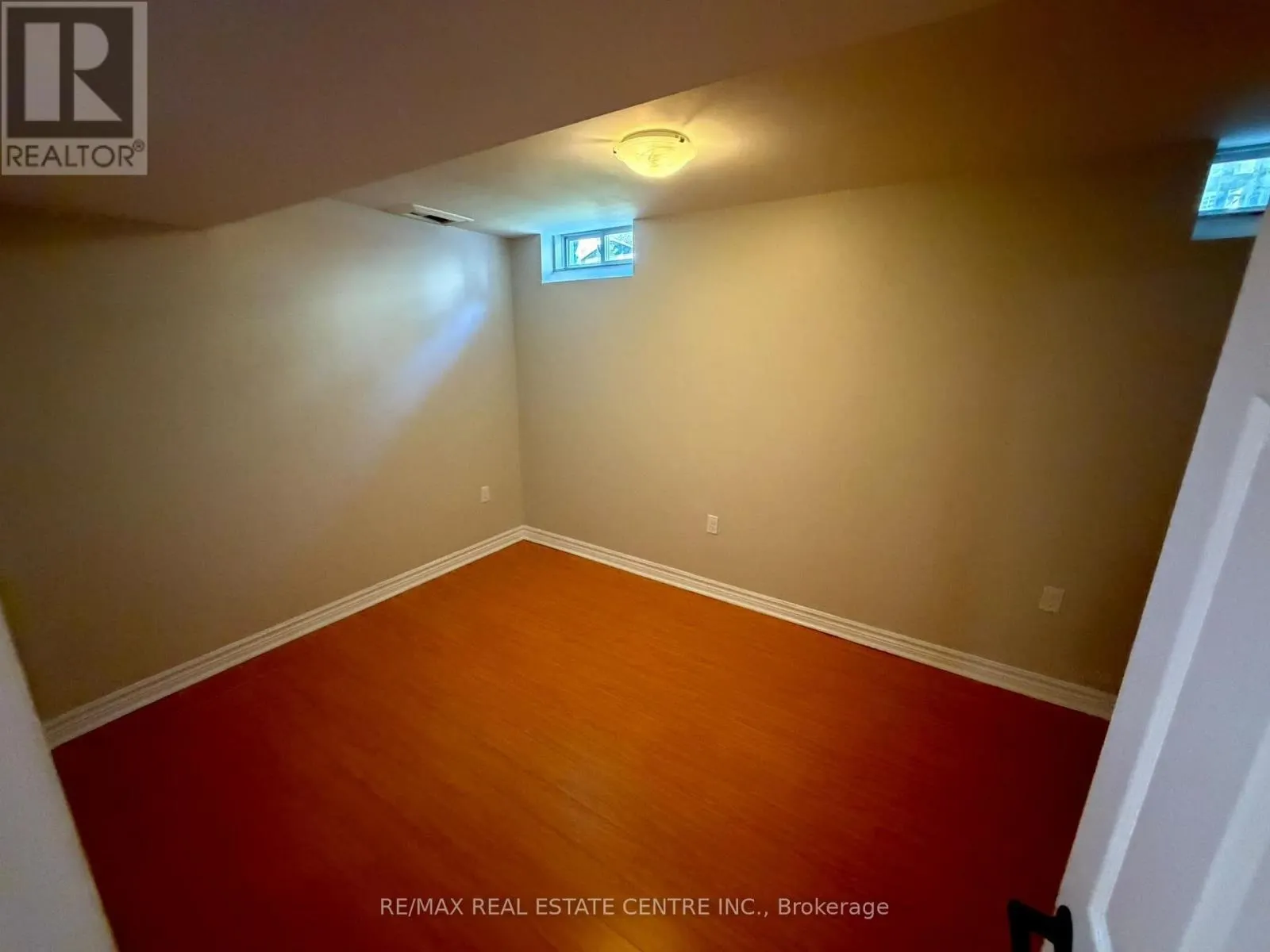 BASEMENT - 7448 VILLAGE WALK