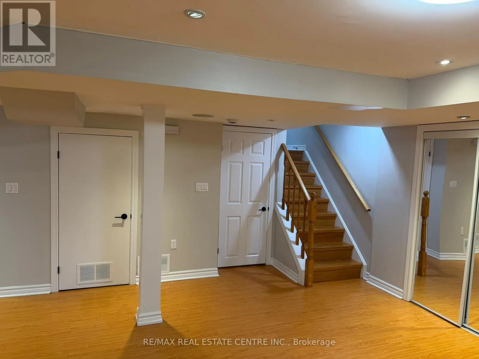 BASEMENT - 7448 VILLAGE WALK
