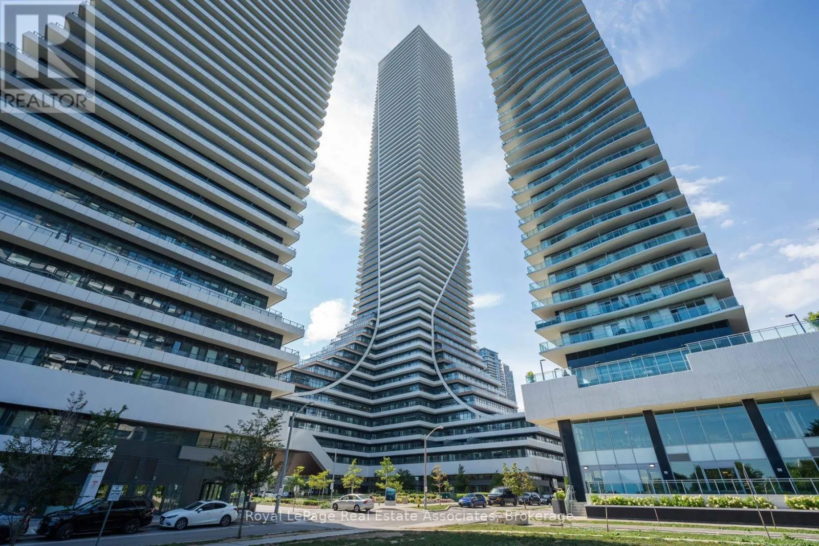 6104 - 30 SHORE BREEZE DRIVE
