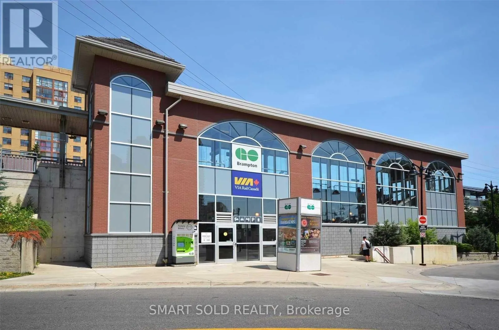 1404 - 1 BELVEDERE COURT