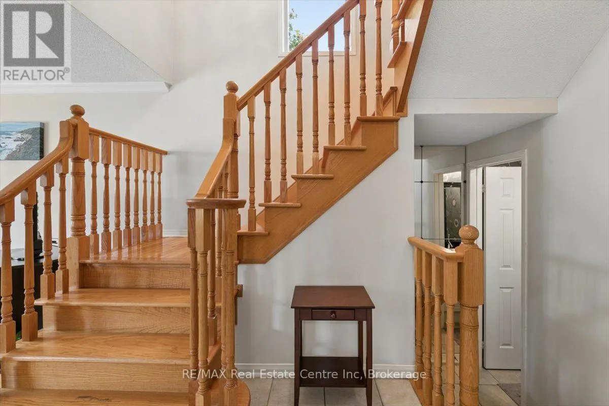 2524 LOGAN AVENUE