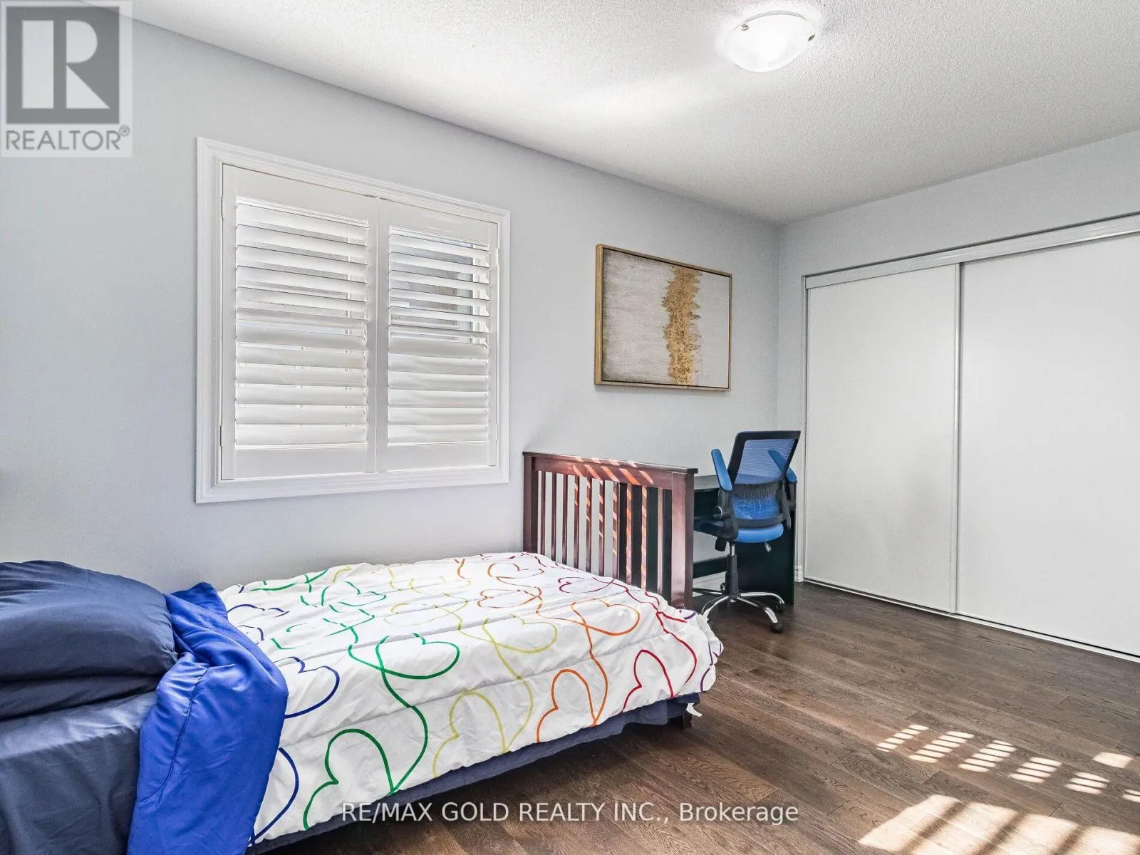 98 BANNISTER CRESCENT