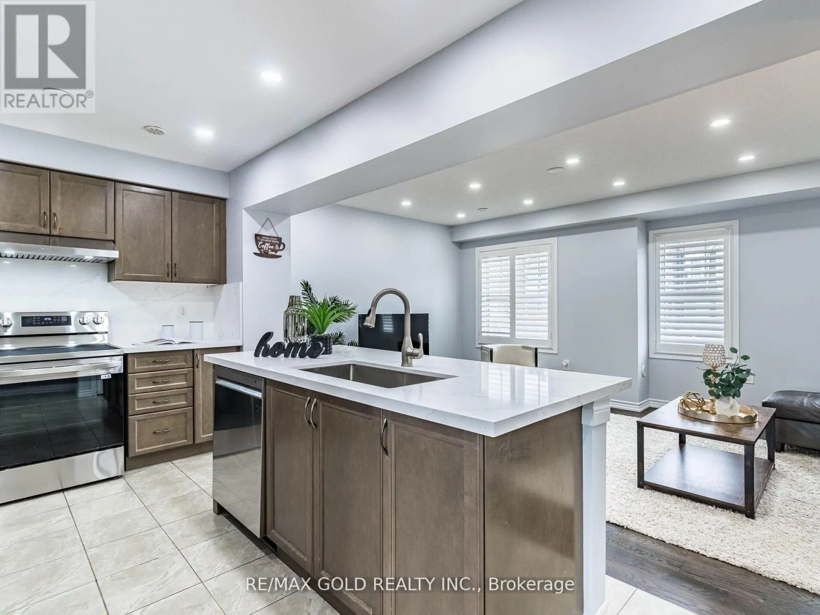98 BANNISTER CRESCENT
