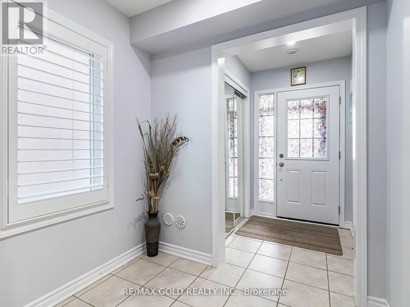98 BANNISTER CRESCENT