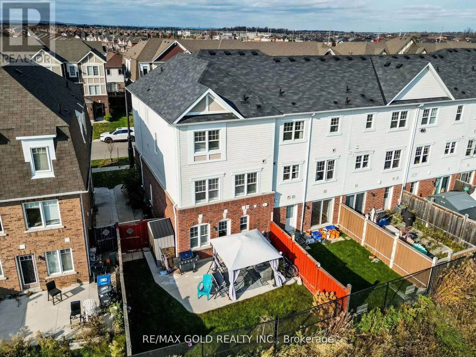 98 BANNISTER CRESCENT
