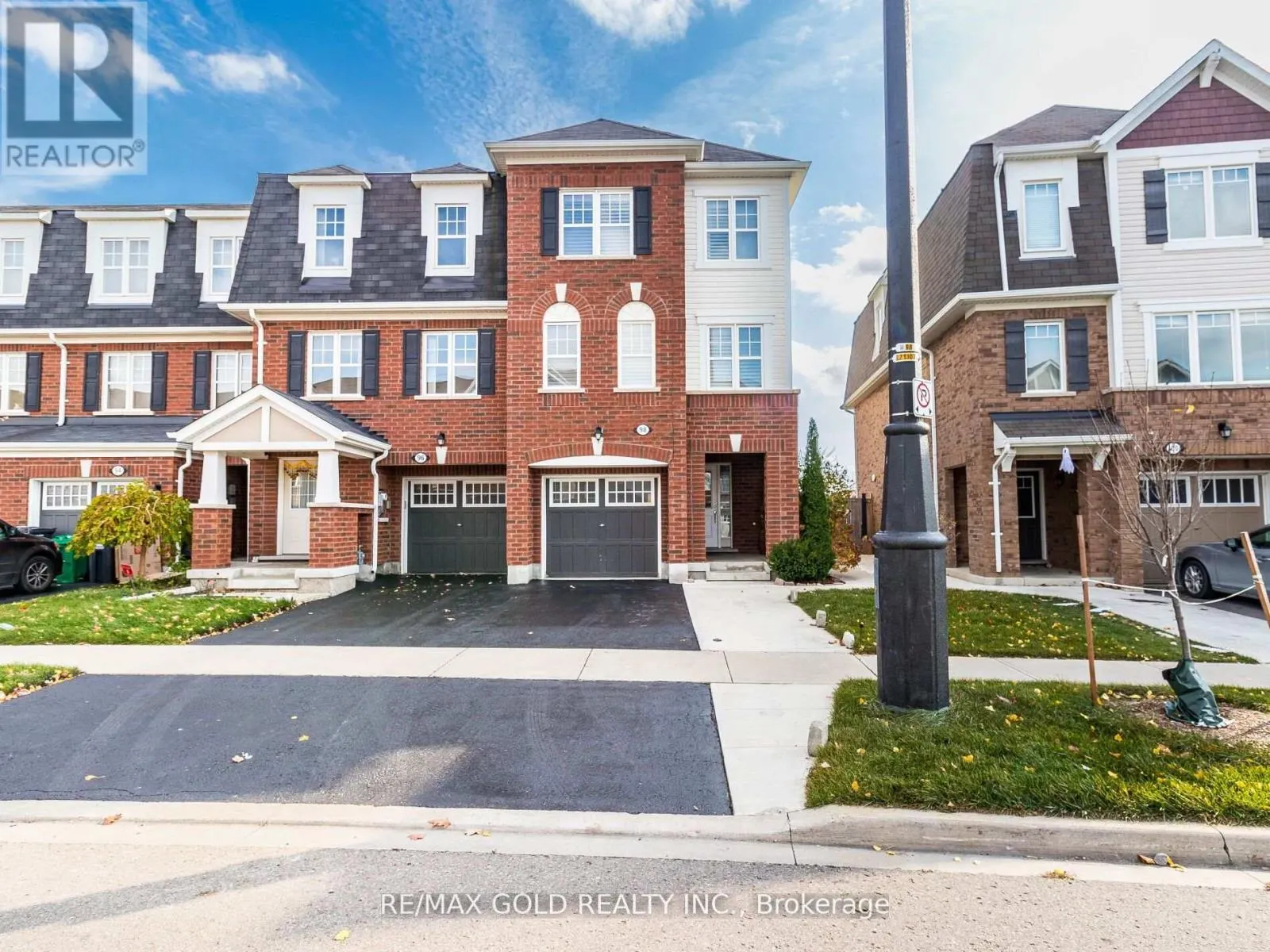 98 BANNISTER CRESCENT