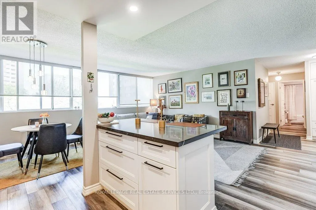 402 - 3590 KANEFF CRESCENT