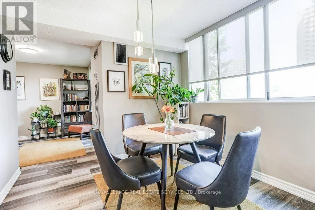 402 - 3590 KANEFF CRESCENT