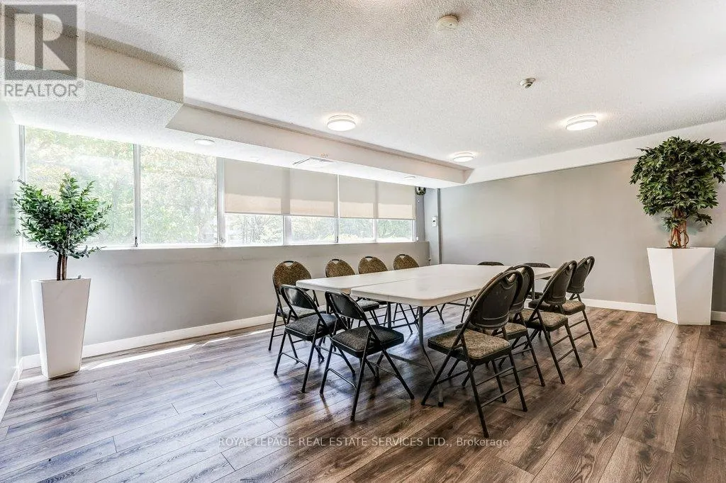 402 - 3590 KANEFF CRESCENT