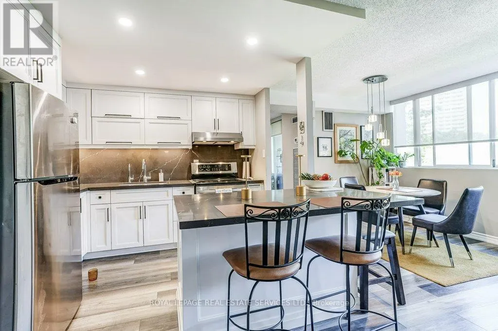 402 - 3590 KANEFF CRESCENT