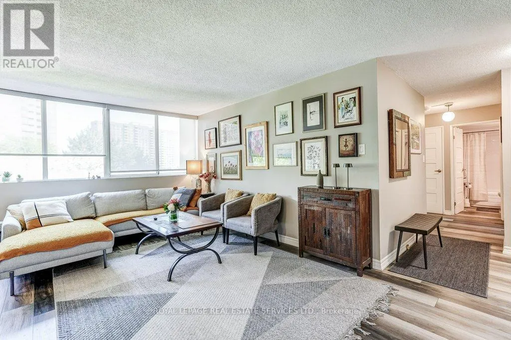 402 - 3590 KANEFF CRESCENT