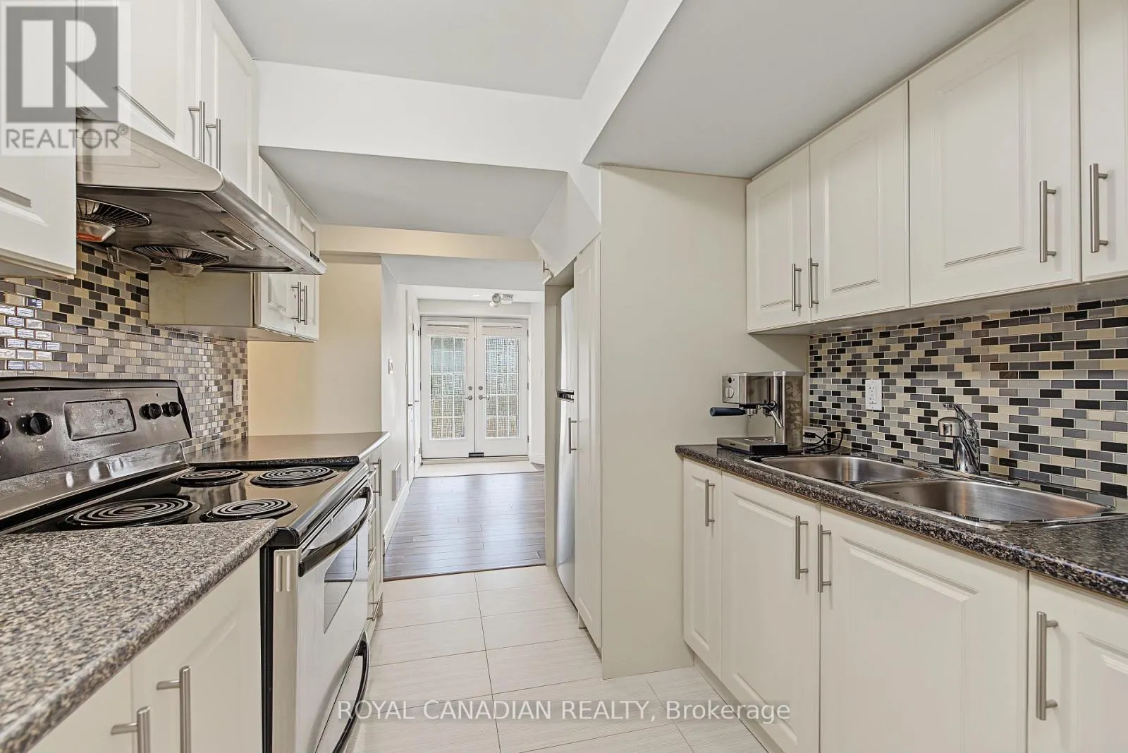 13 ISLAND GROVE