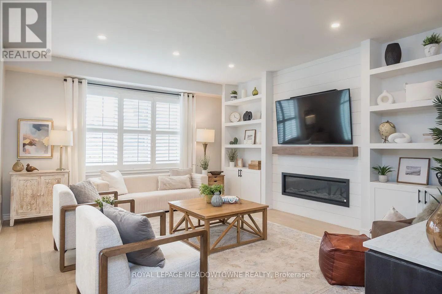 868 PAUPST PLACE