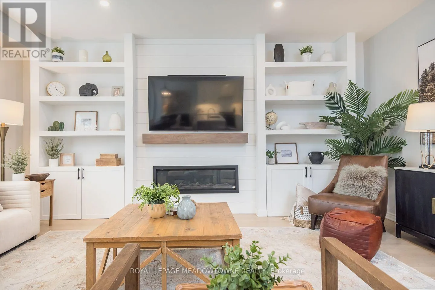 868 PAUPST PLACE