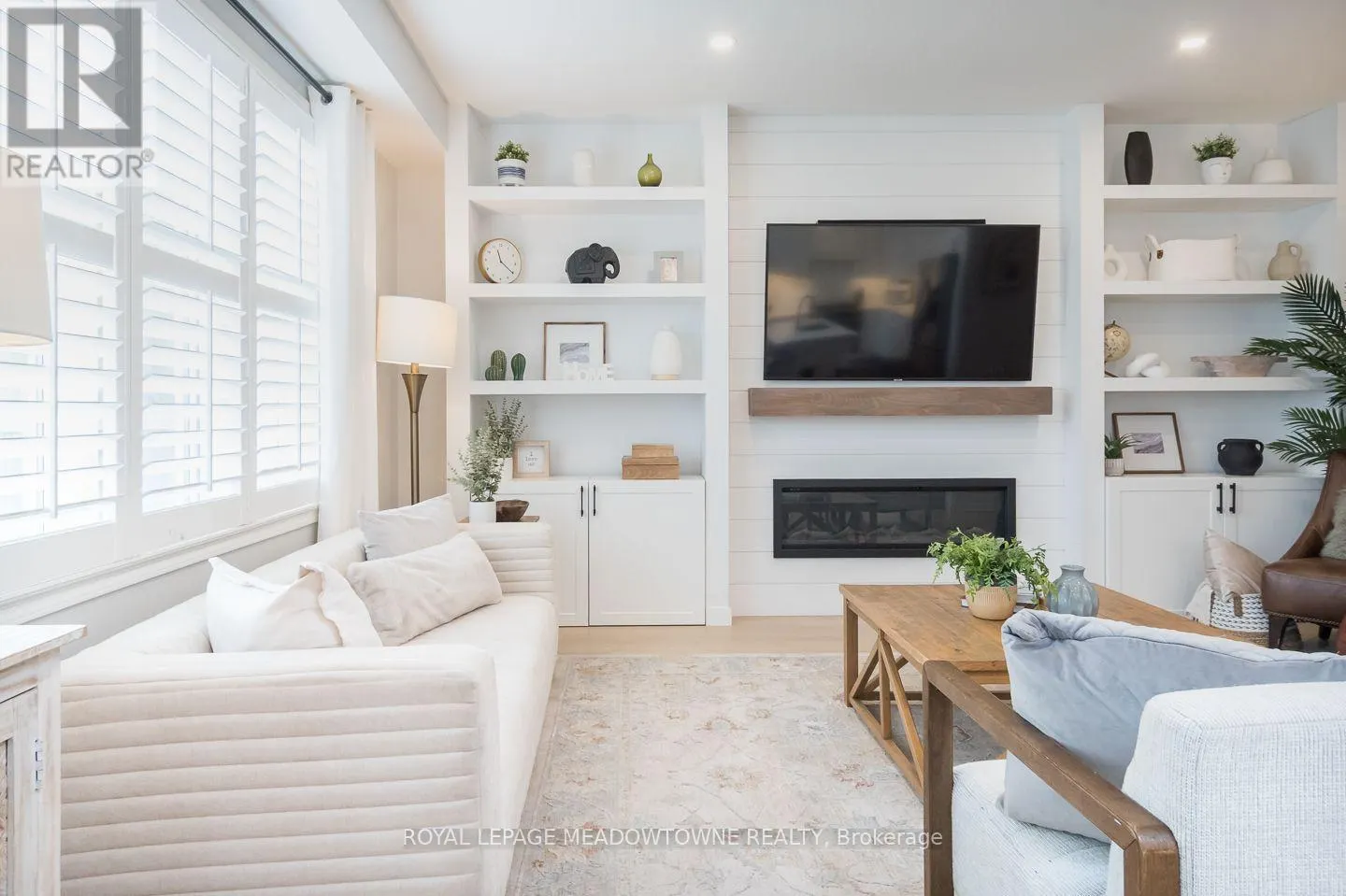 868 PAUPST PLACE