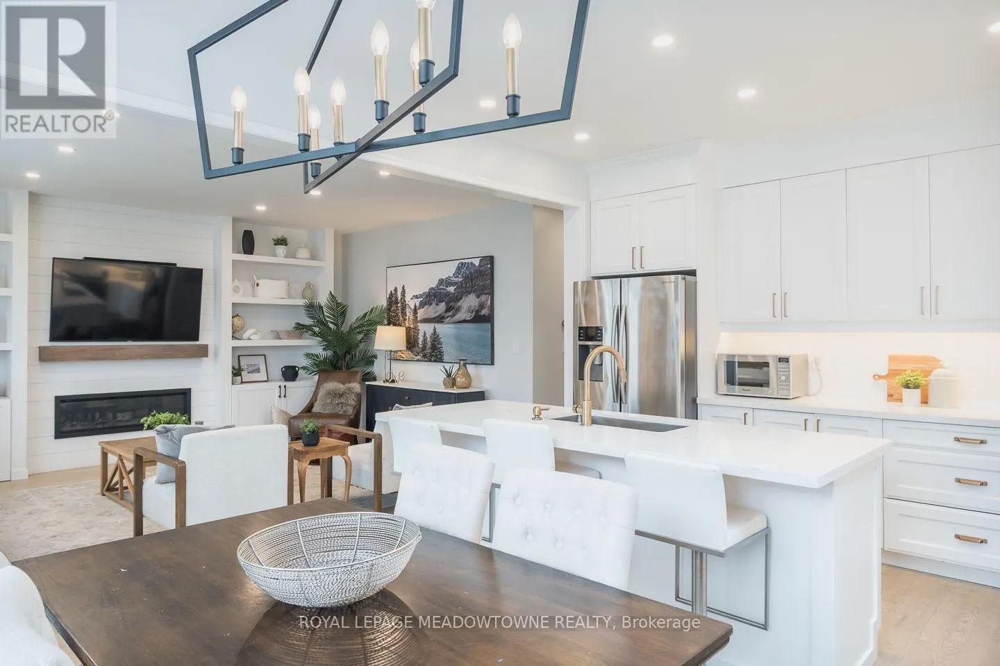 868 PAUPST PLACE