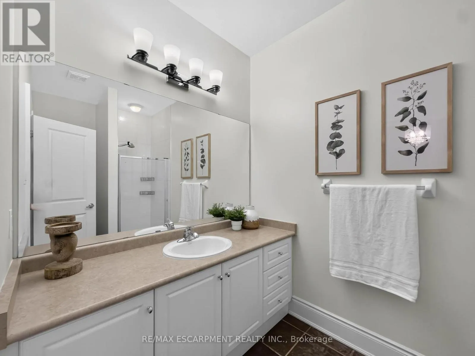 2121 BLACKFOREST CRESCENT