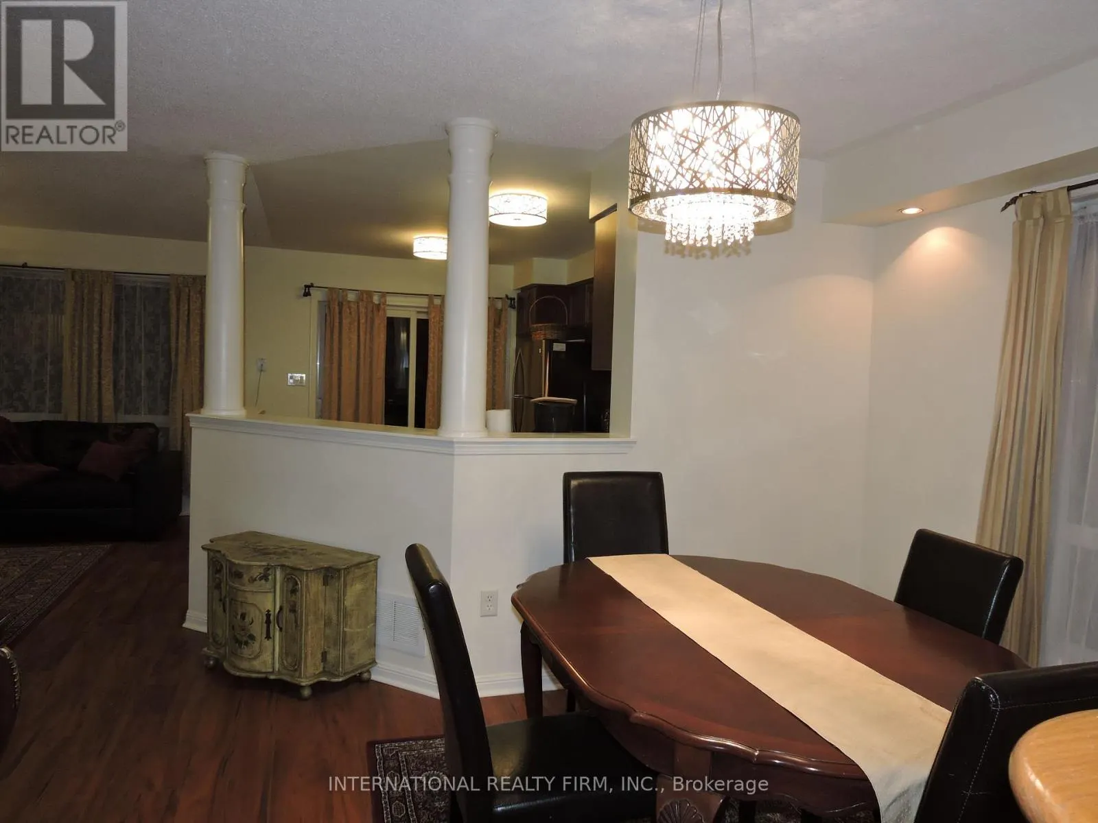 2453 BAINTREE CRESCENT