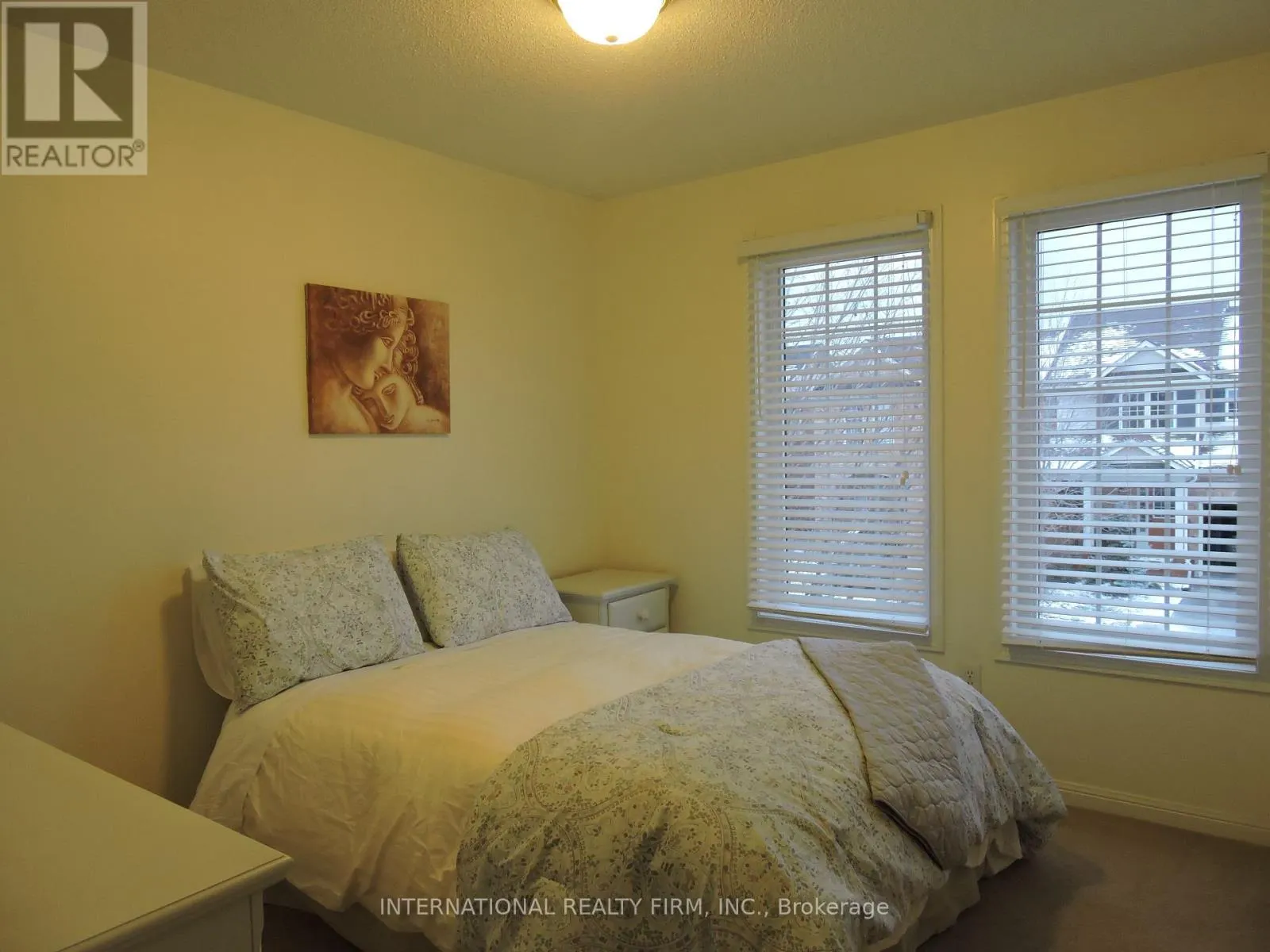 2453 BAINTREE CRESCENT