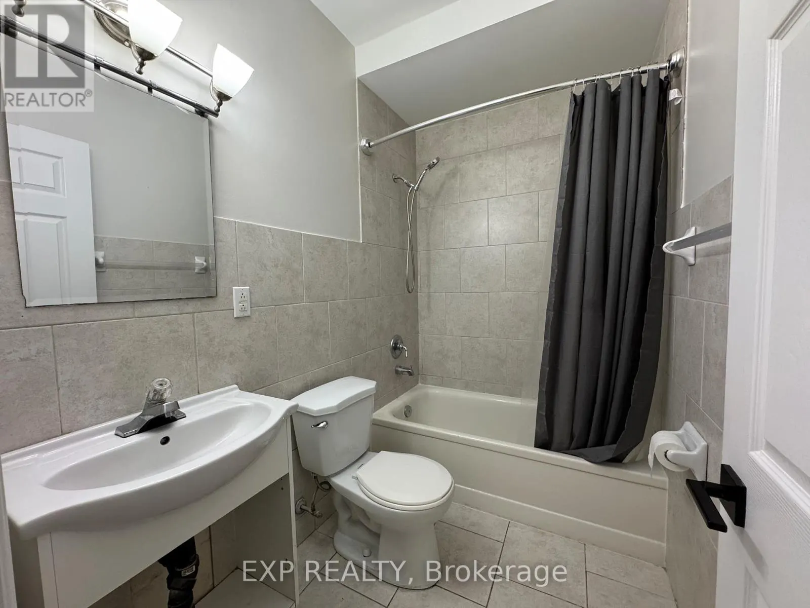 203 - 258 LAKESHORE ROAD E