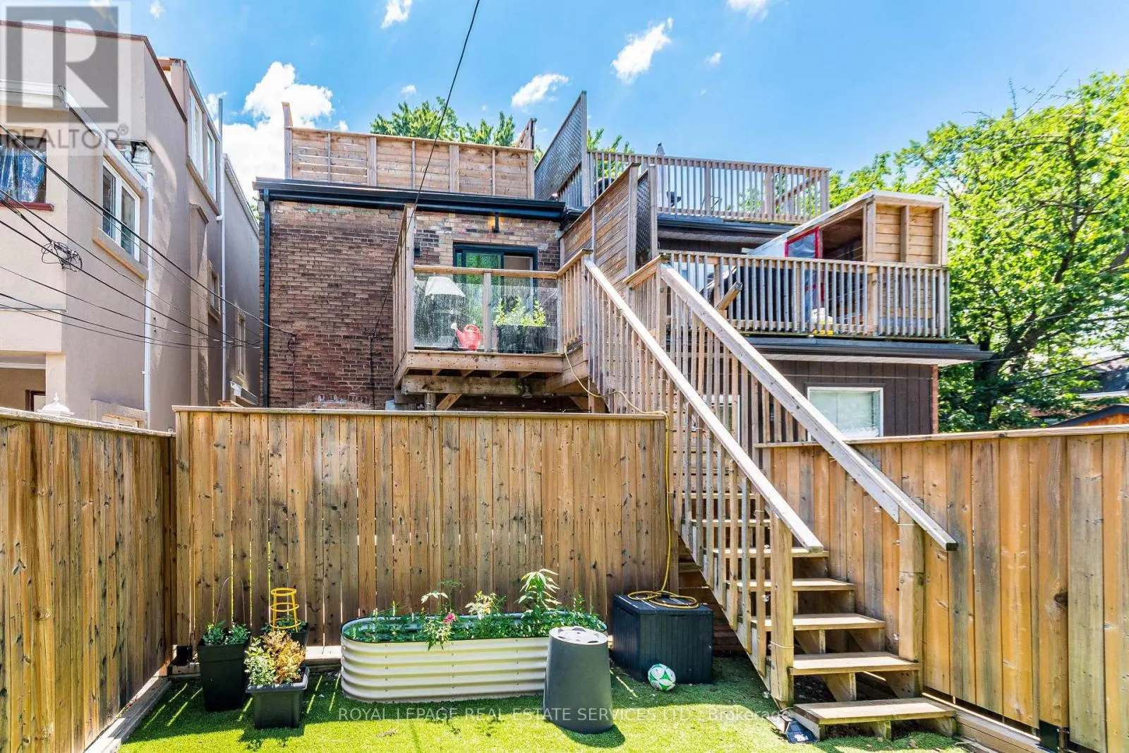 238 GARDEN AVENUE