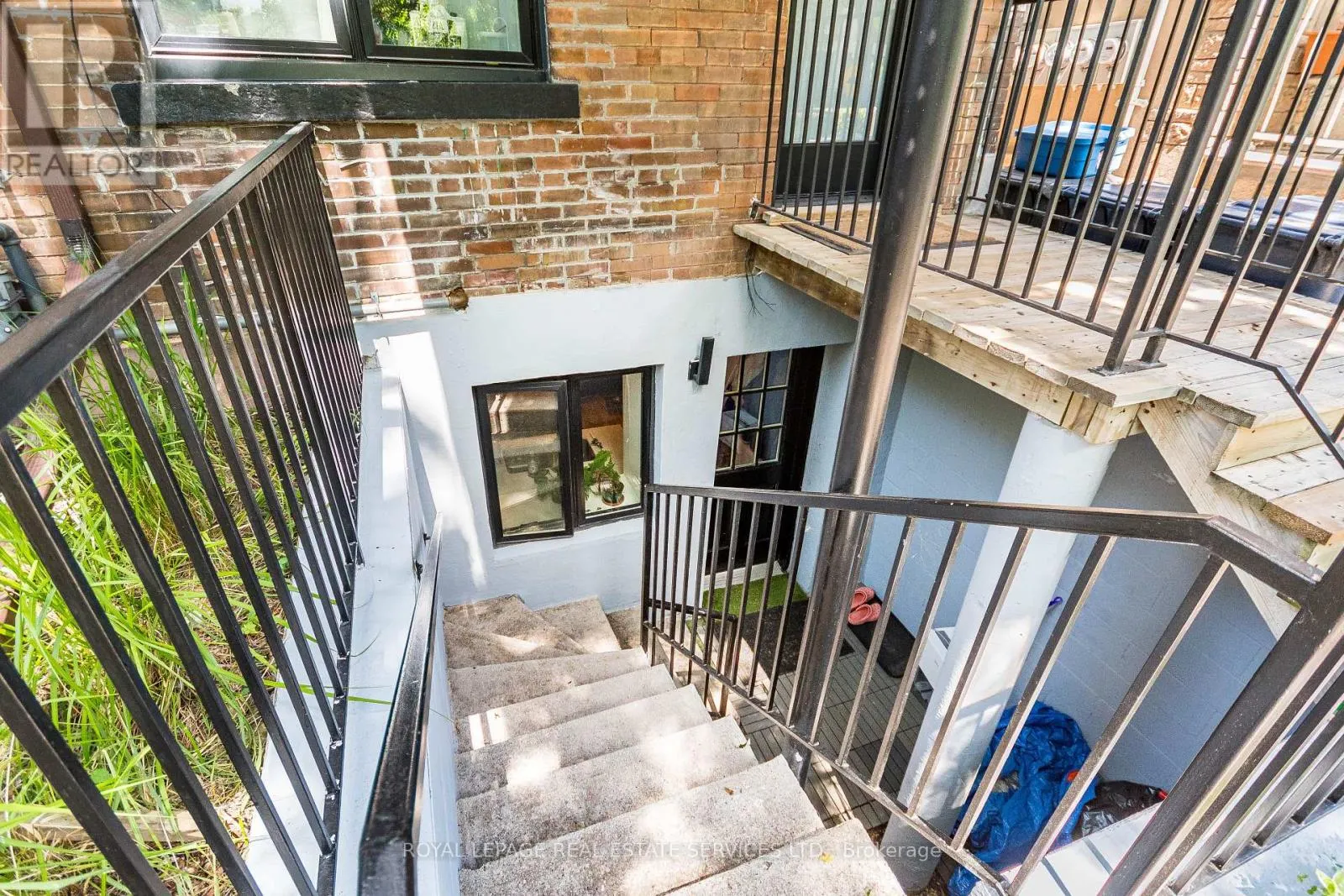 238 GARDEN AVENUE