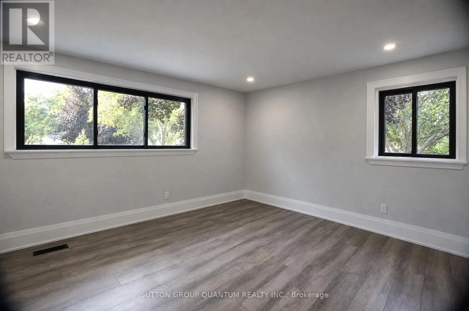 1237 SYCAMORE DRIVE