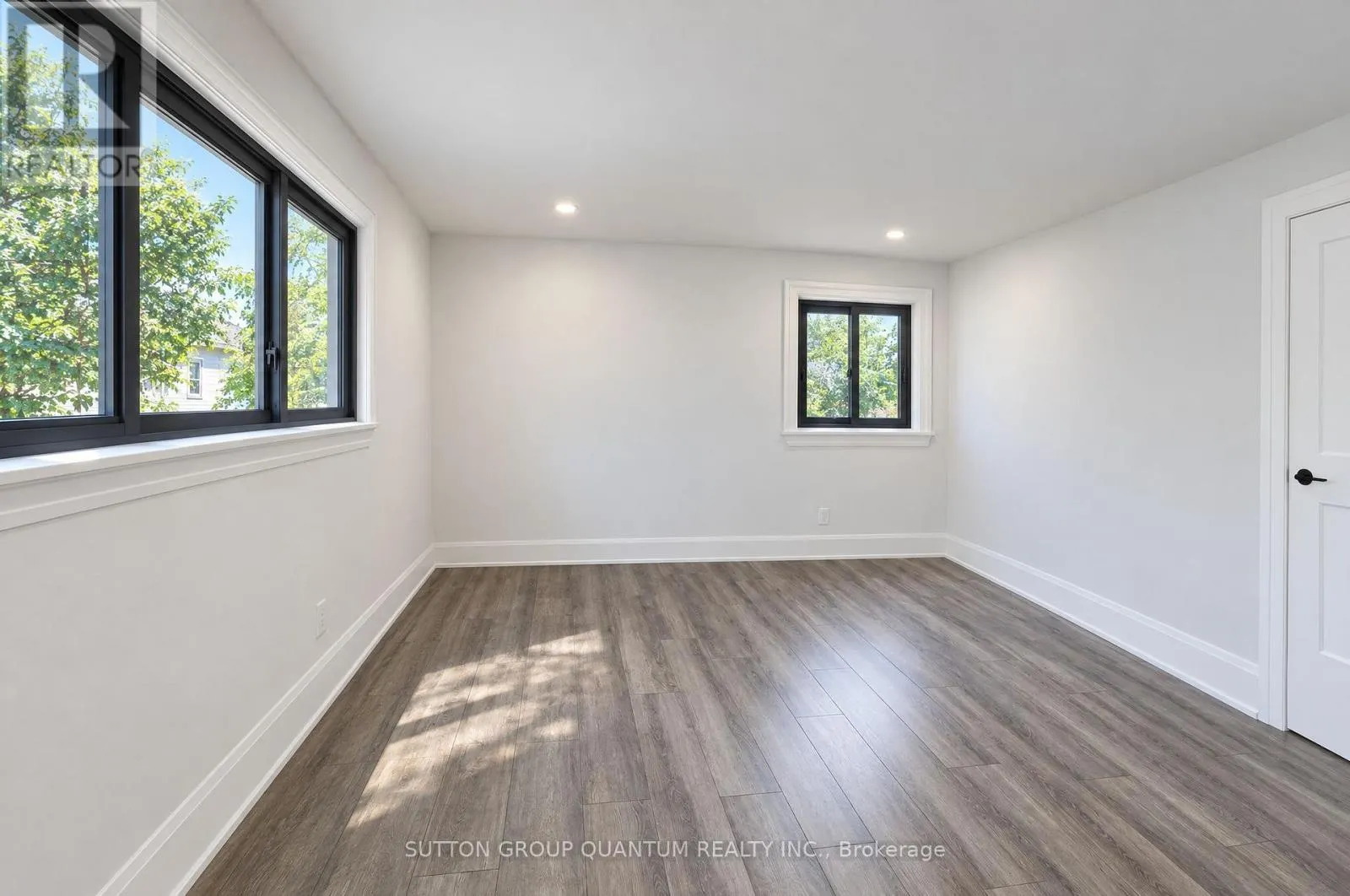 1237 SYCAMORE DRIVE