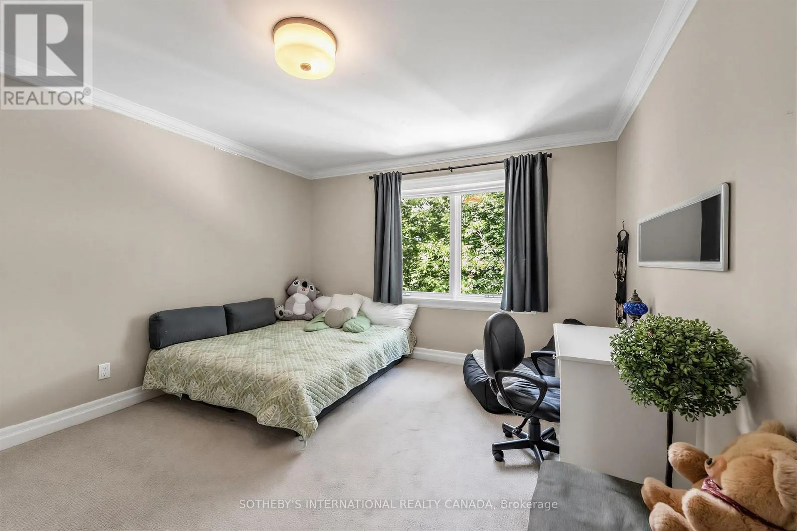 407 CAIRNCROFT ROAD