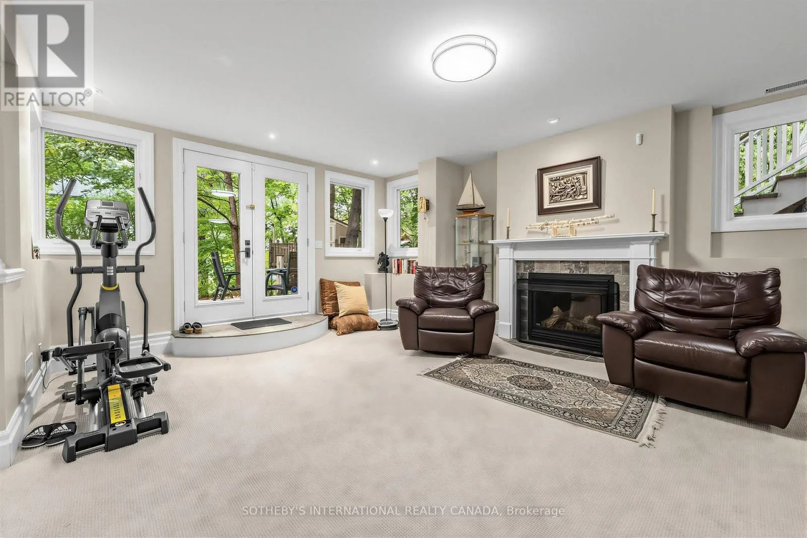 407 CAIRNCROFT ROAD