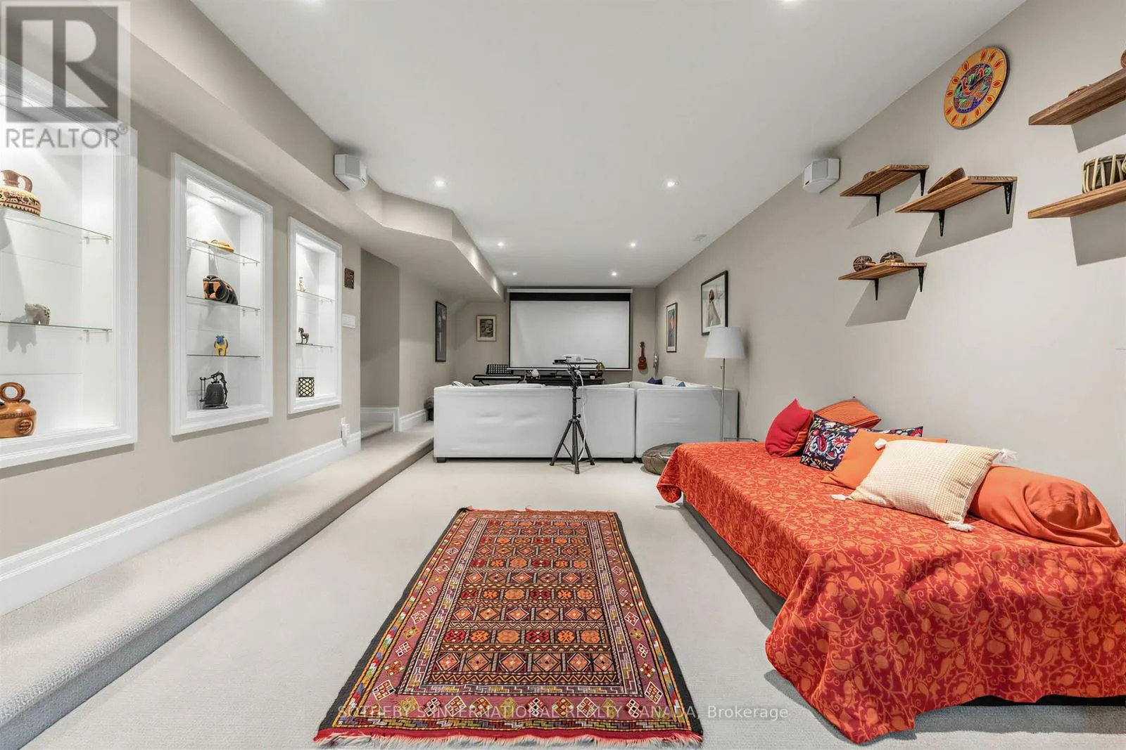 407 CAIRNCROFT ROAD