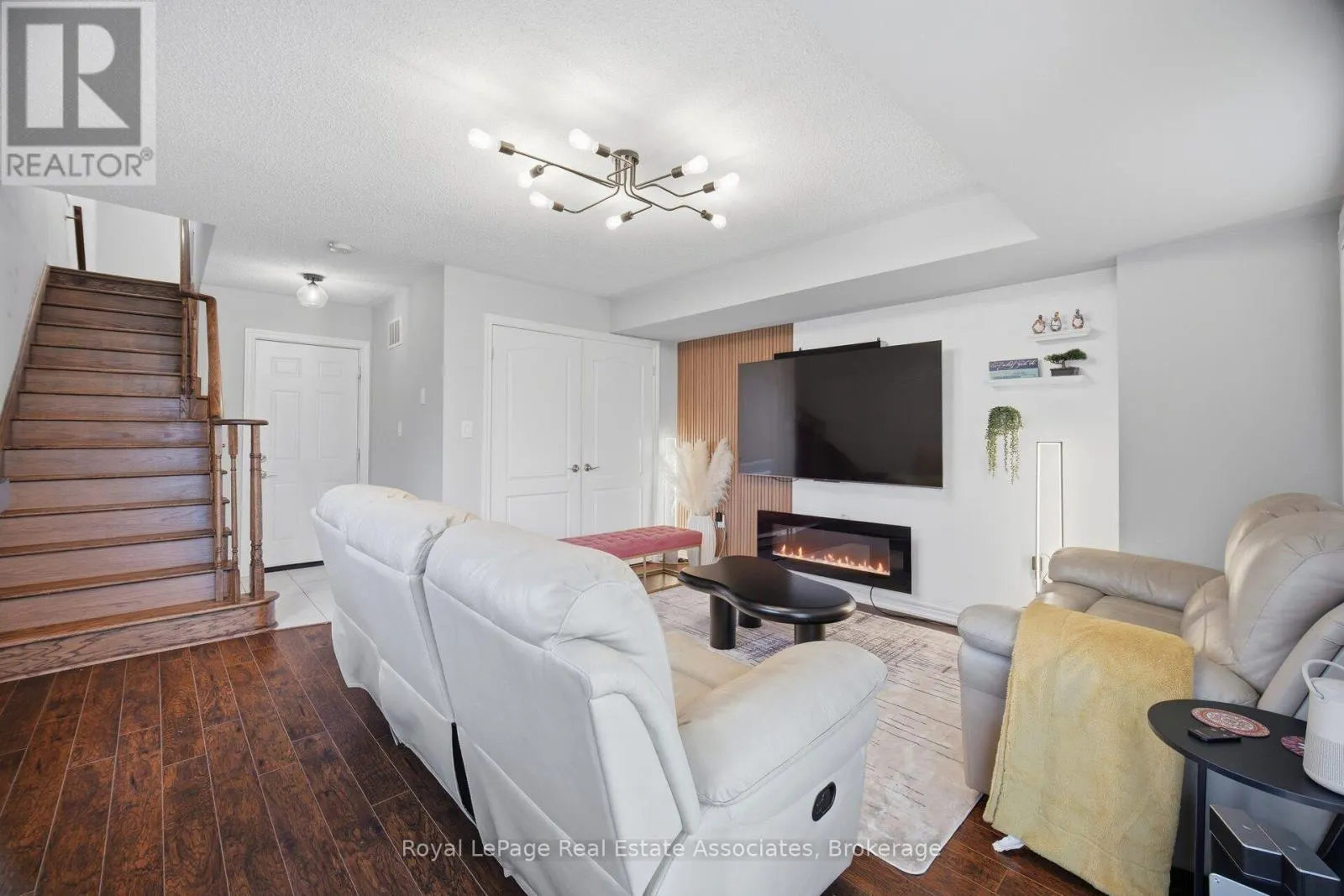 1451 GRANROCK CRESCENT