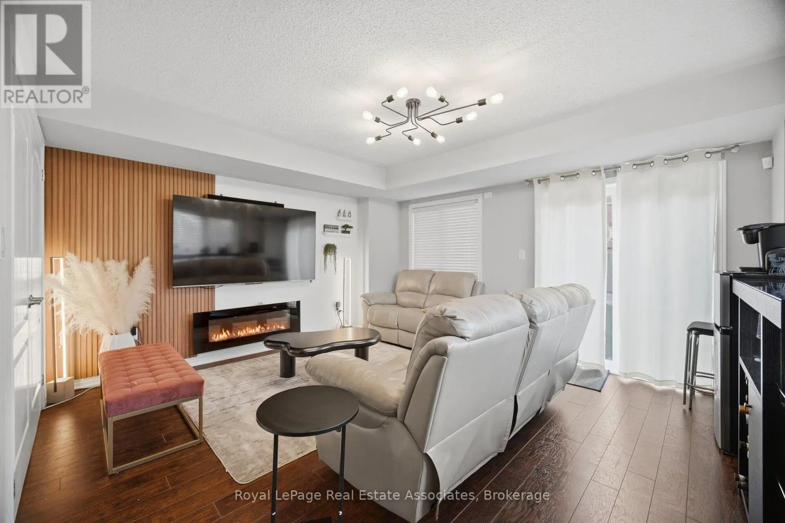 1451 GRANROCK CRESCENT