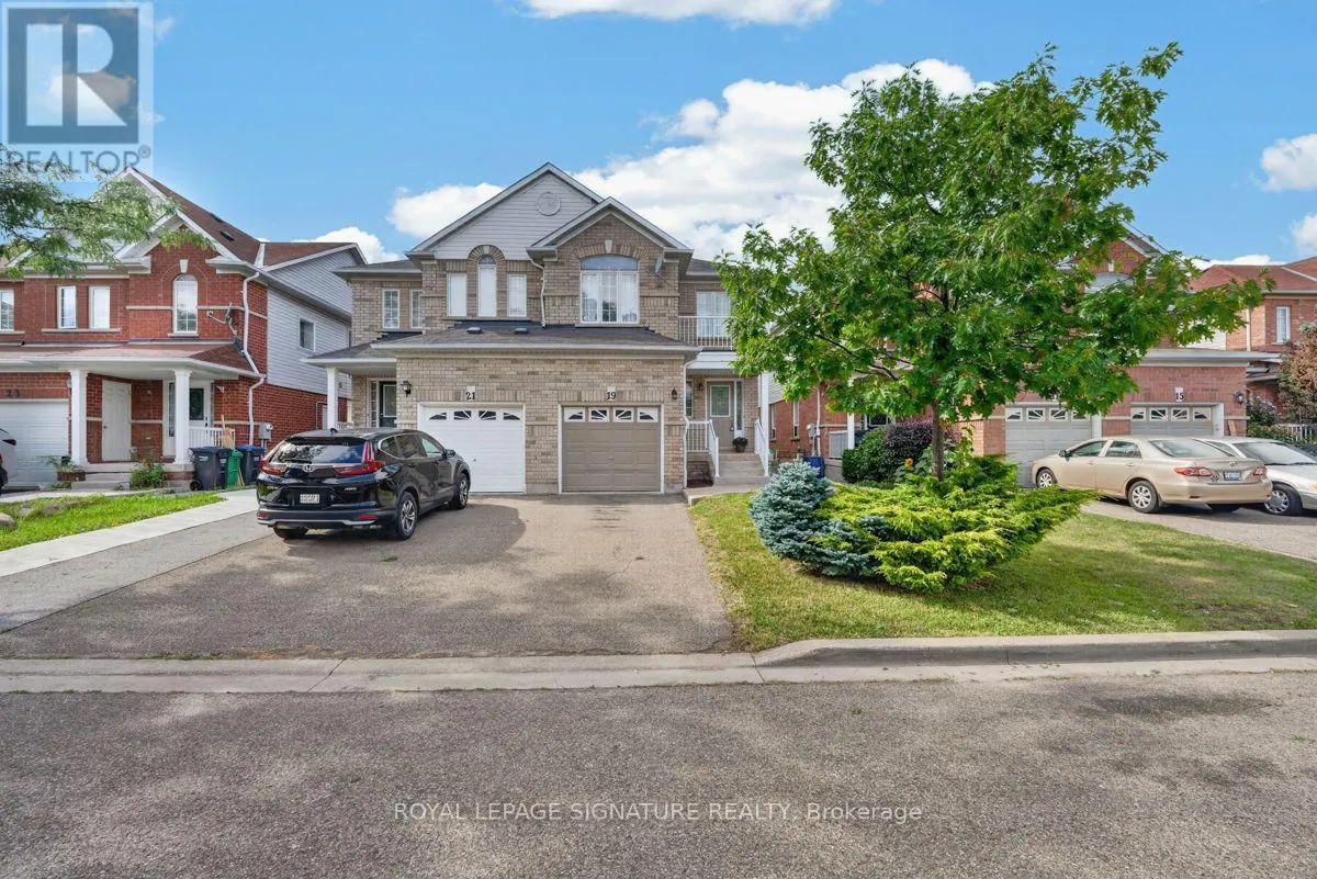 19 MOSSGROVE CRESCENT