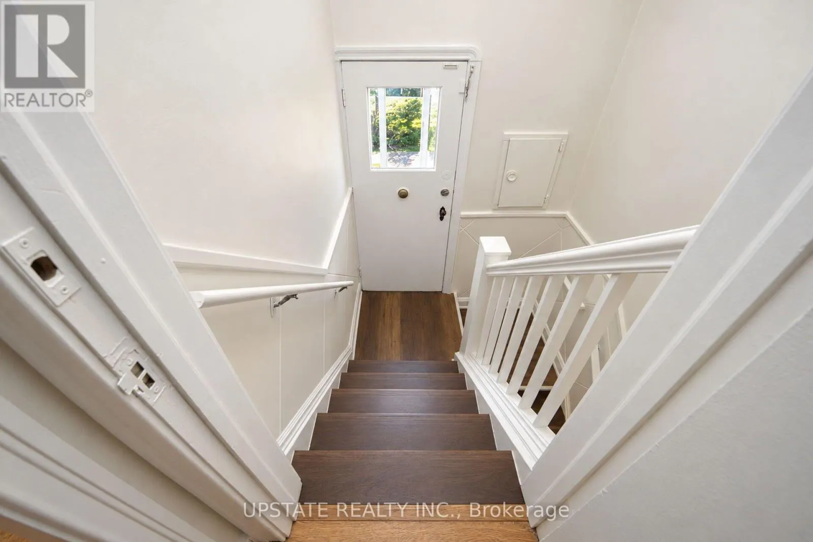 9 ELDERIDGE AVENUE
