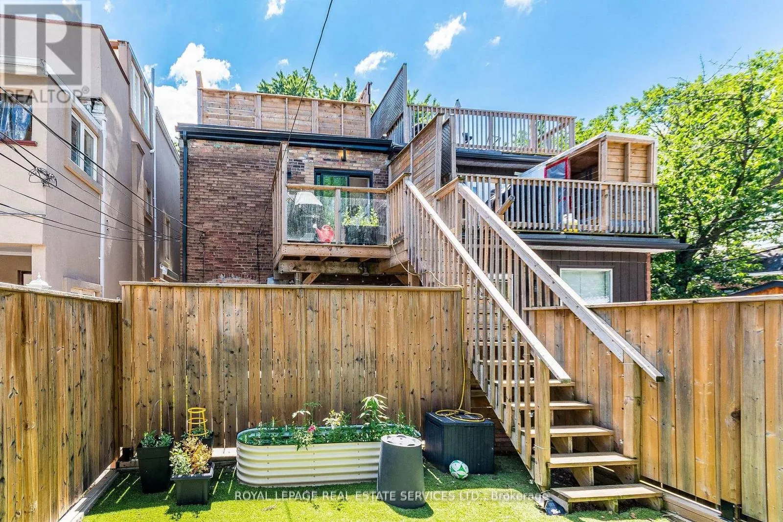 238 GARDEN AVENUE