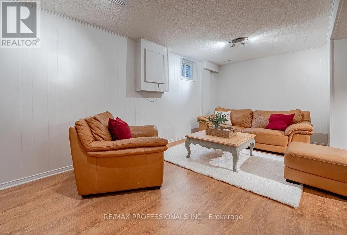 176 - 1951 RATHBURN ROAD E