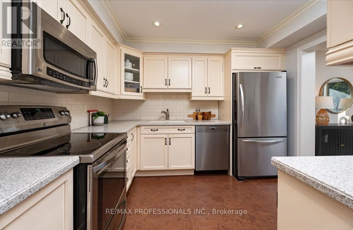 176 - 1951 RATHBURN ROAD E