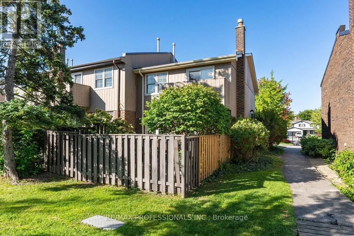 176 - 1951 RATHBURN ROAD E