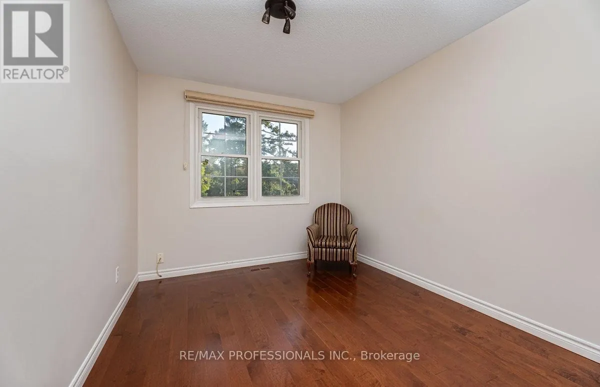 176 - 1951 RATHBURN ROAD E