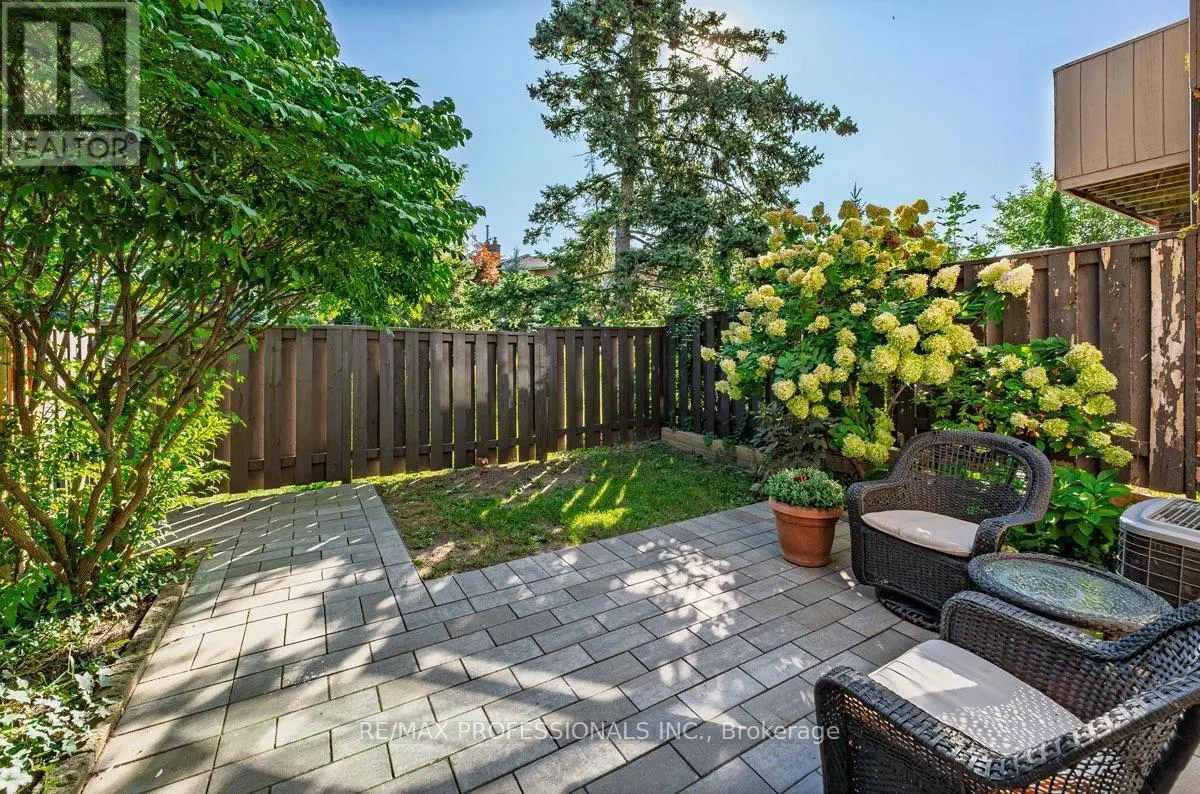 176 - 1951 RATHBURN ROAD E