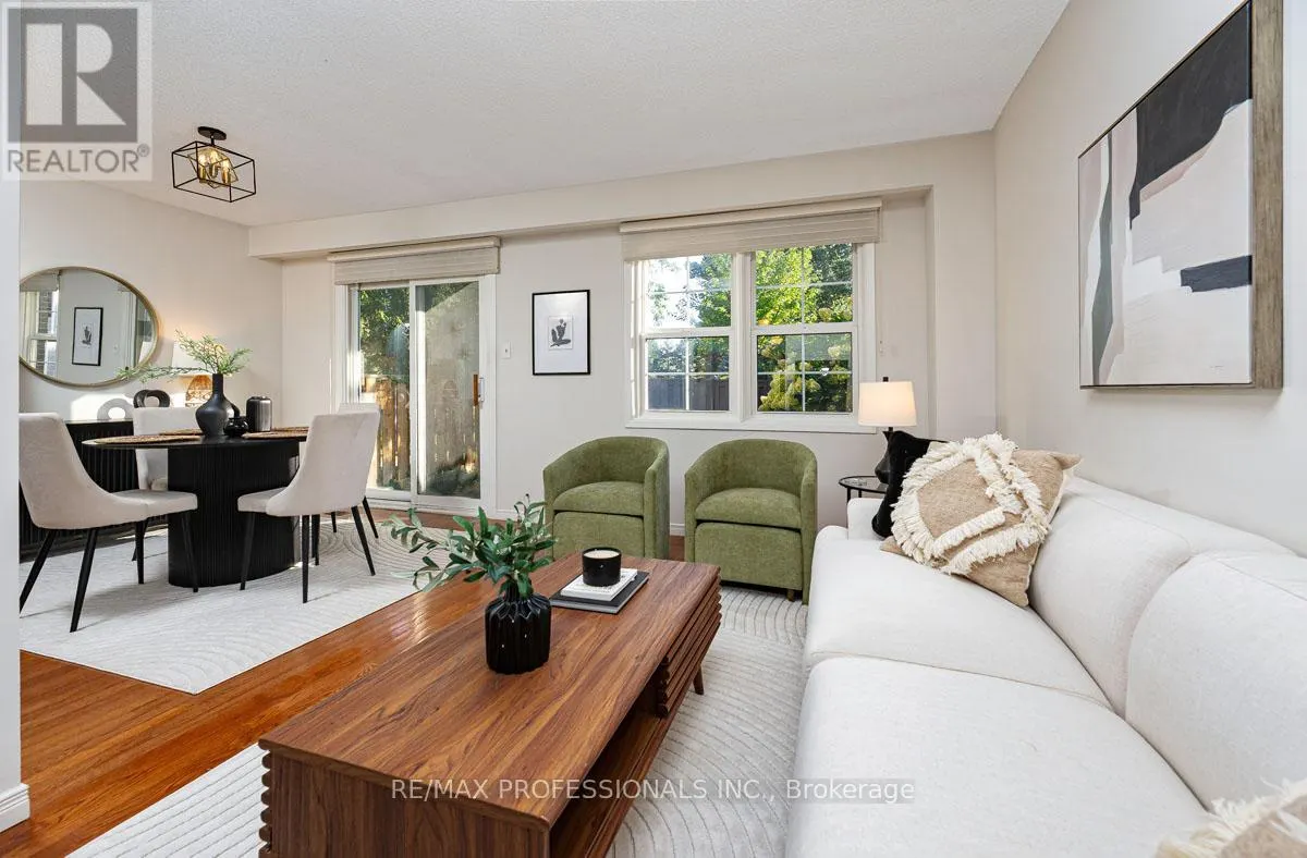 176 - 1951 RATHBURN ROAD E