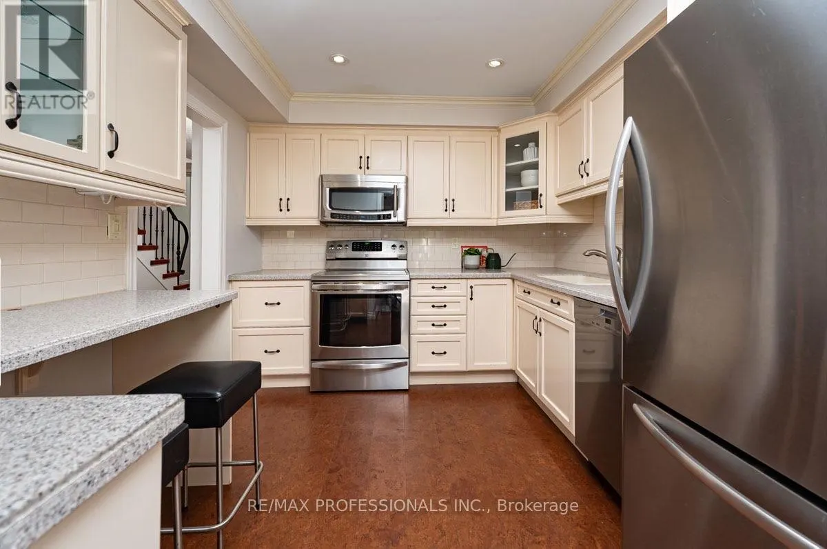 176 - 1951 RATHBURN ROAD E