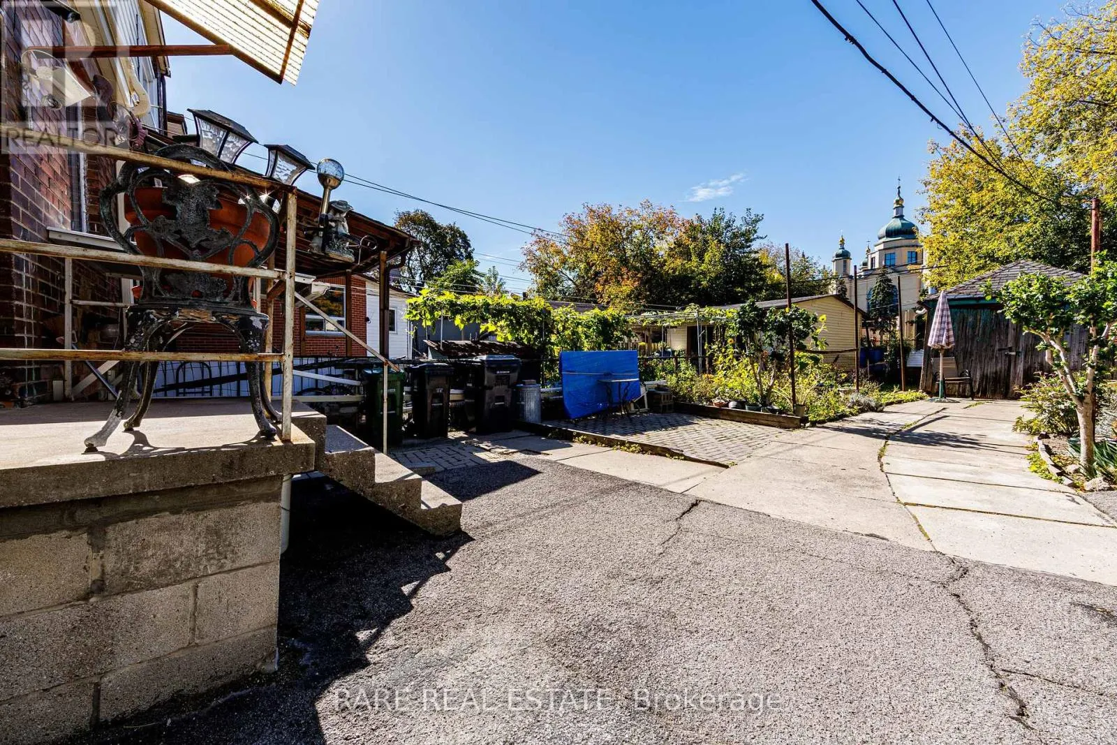 842 SHAW STREET
