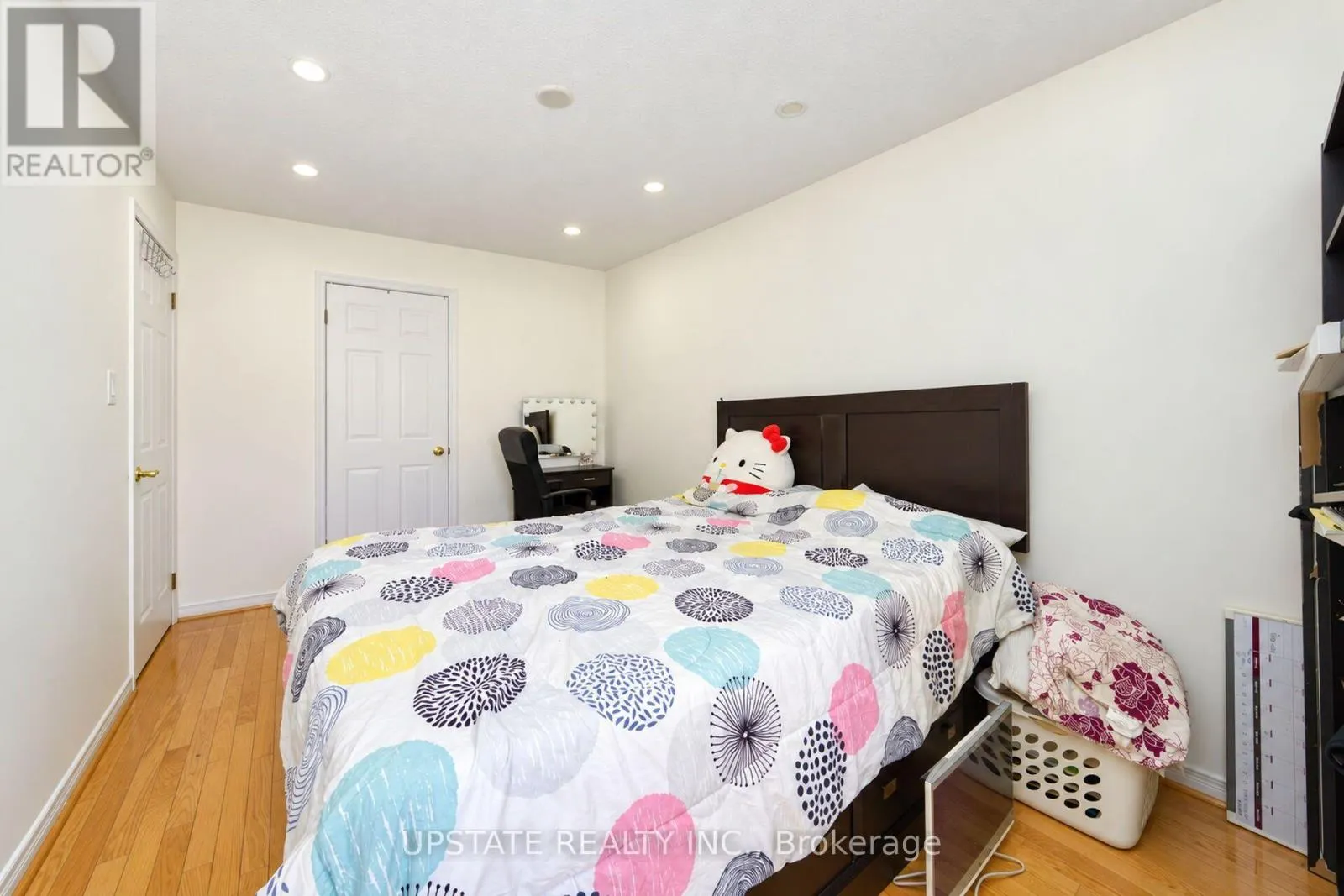 28 BRAEMORE ROAD