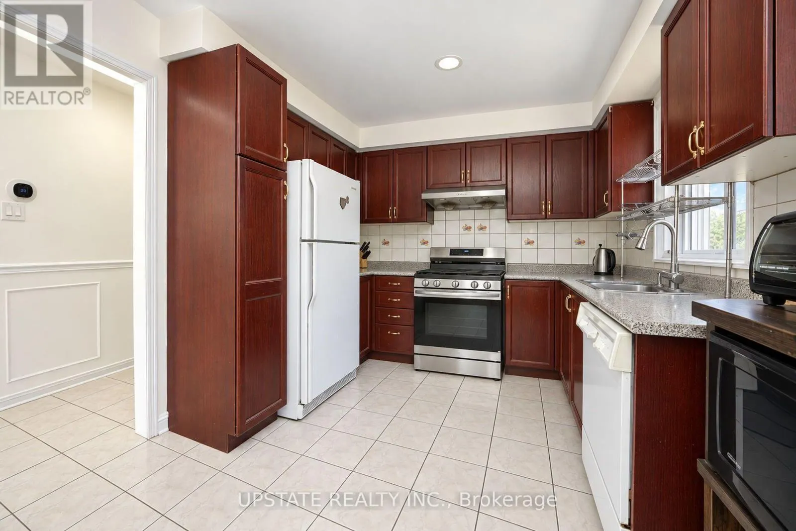 28 BRAEMORE ROAD