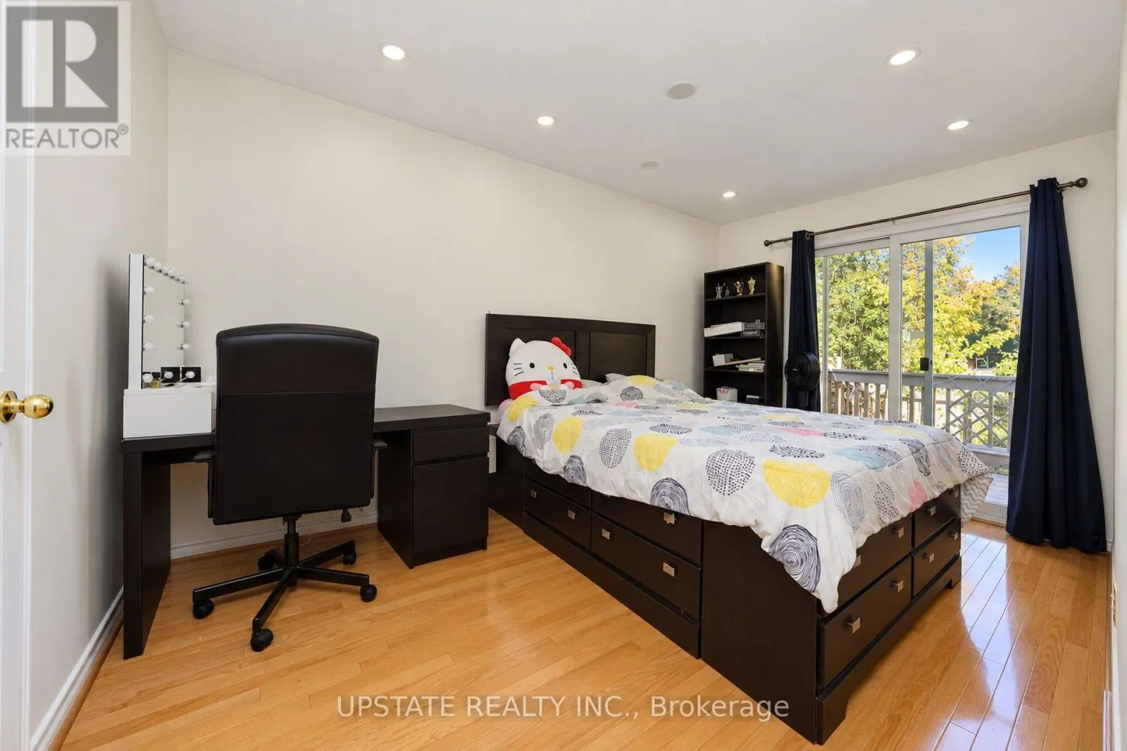 28 BRAEMORE ROAD