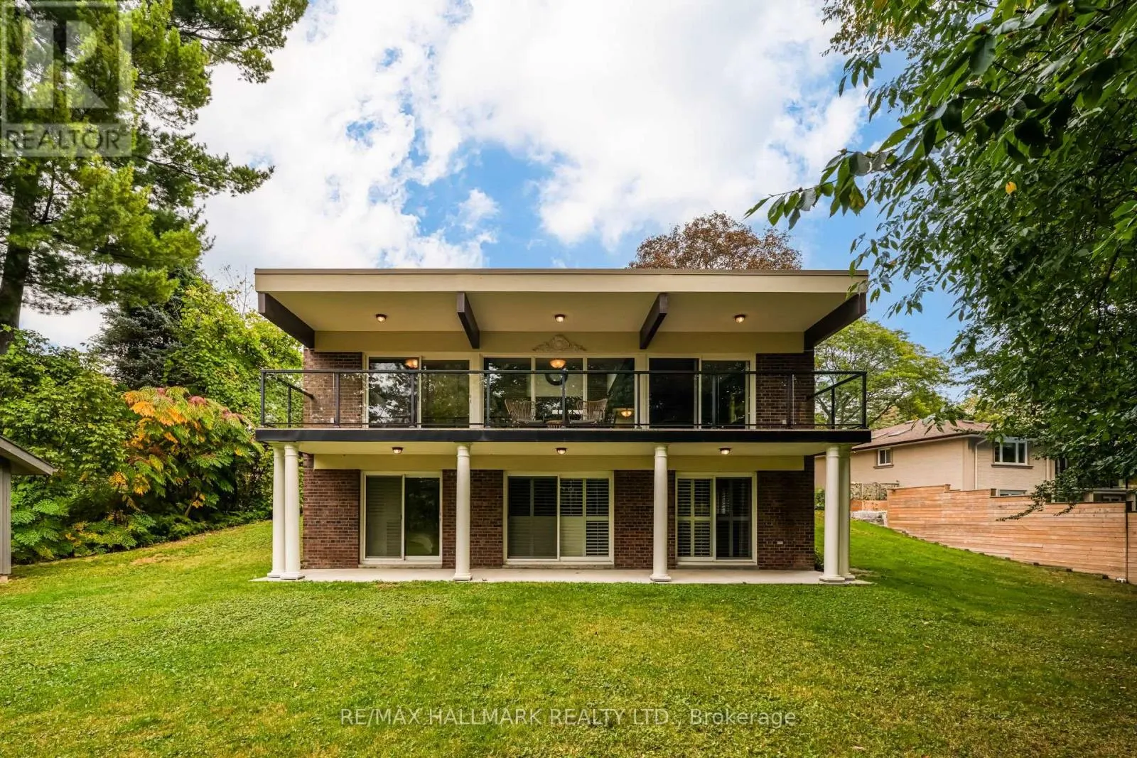 1499 ASHINGTON COURT
