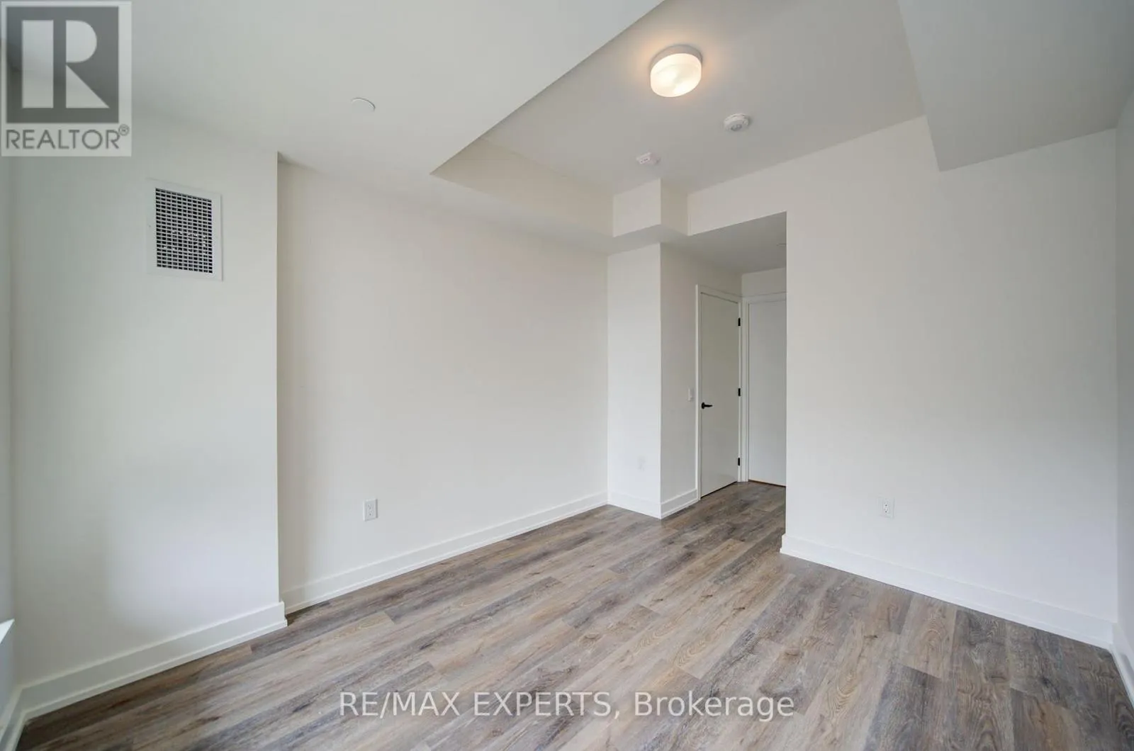 311 - 2475 OLD BRONTE ROAD