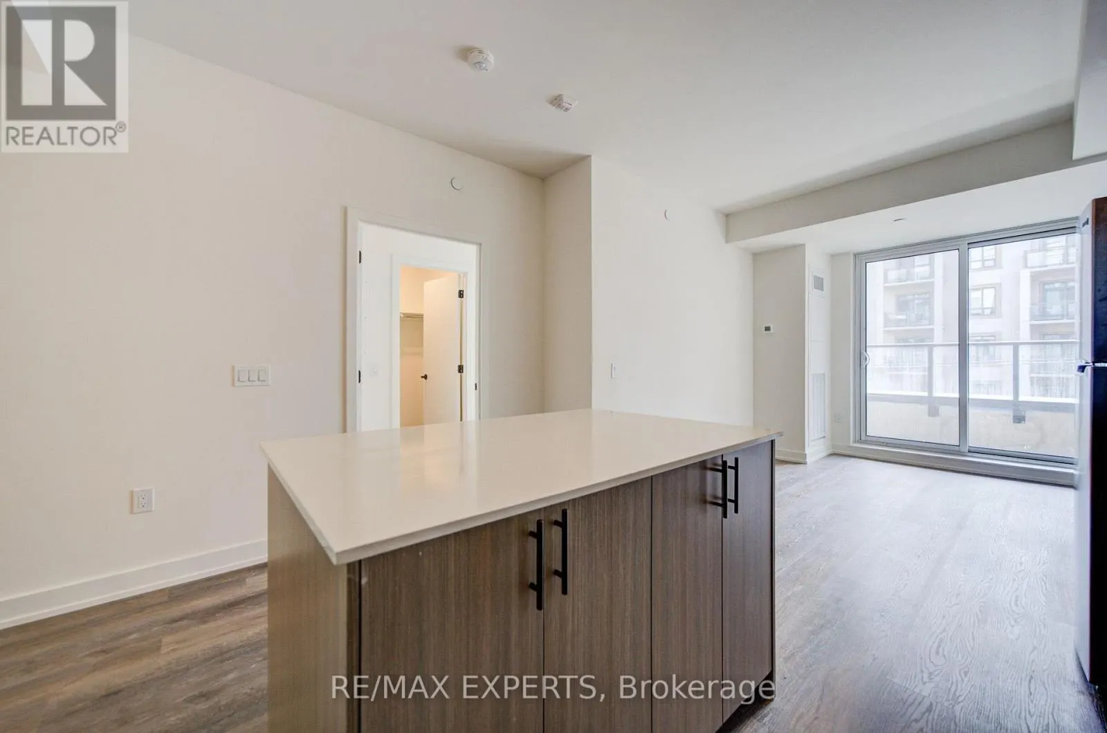 311 - 2475 OLD BRONTE ROAD